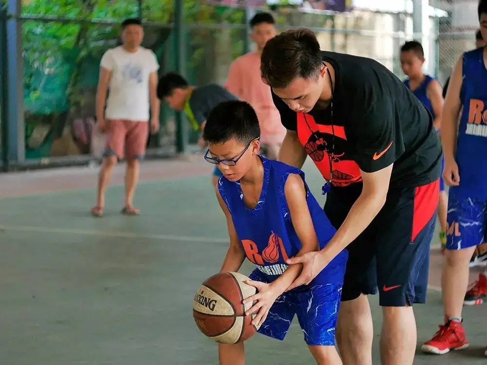 5v5篮球全场跑位训练课程_0
